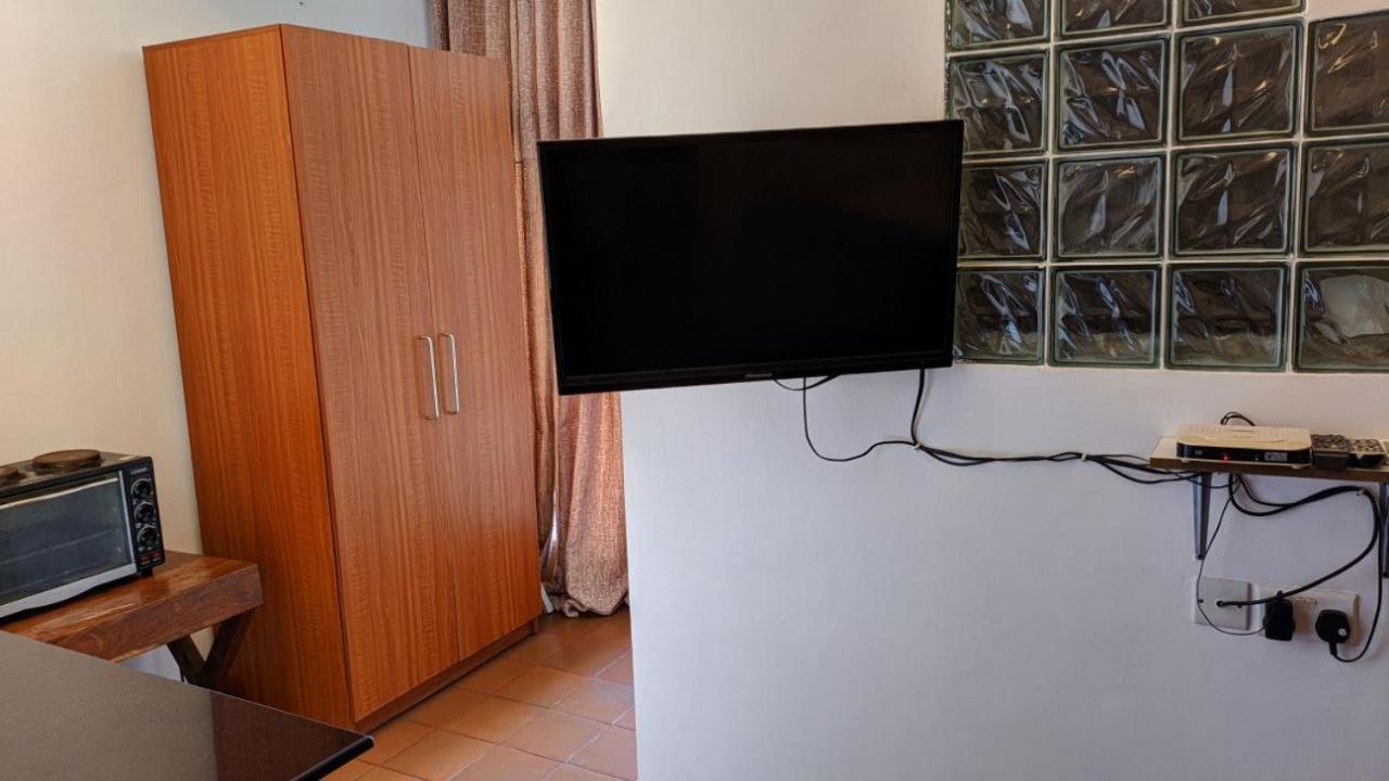 A Lovely Studio Apartment With Gym And Pool Access Dar es Salaam Esterno foto