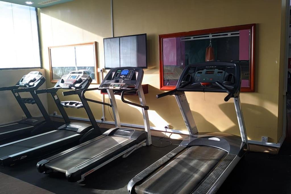 A Lovely Studio Apartment With Gym And Pool Access Dar es Salaam Esterno foto