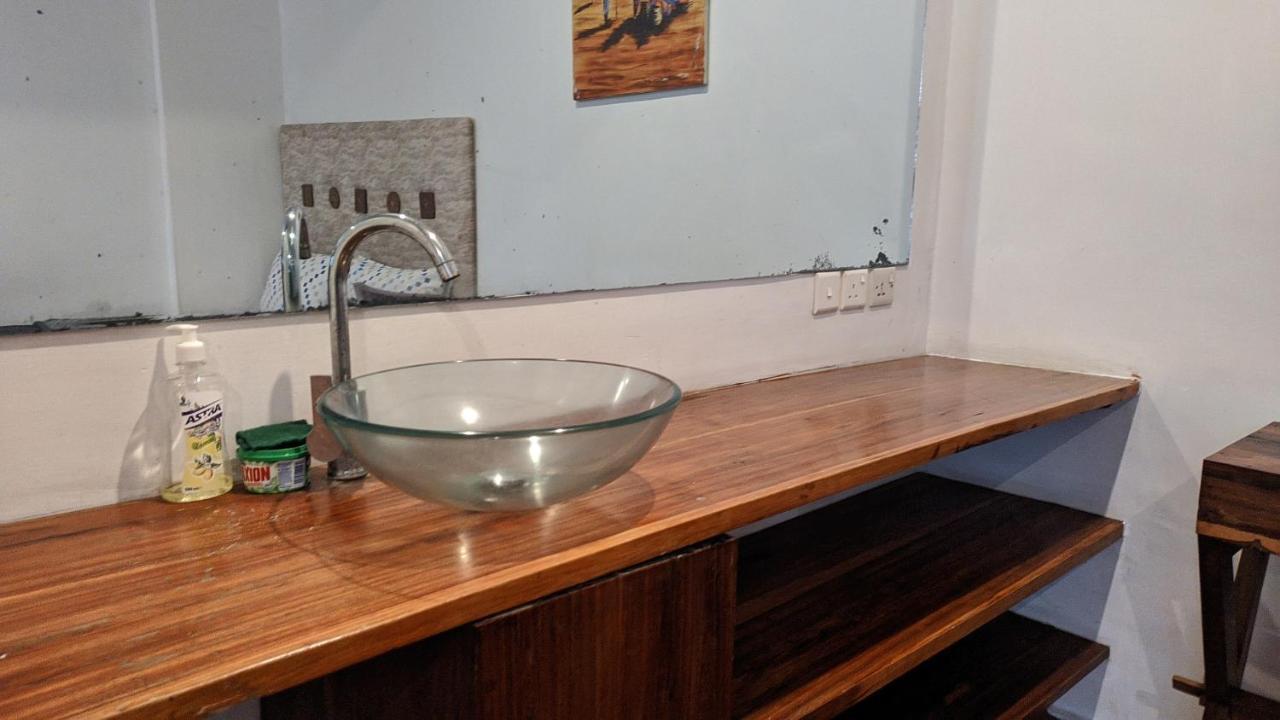 A Lovely Studio Apartment With Gym And Pool Access Dar es Salaam Esterno foto